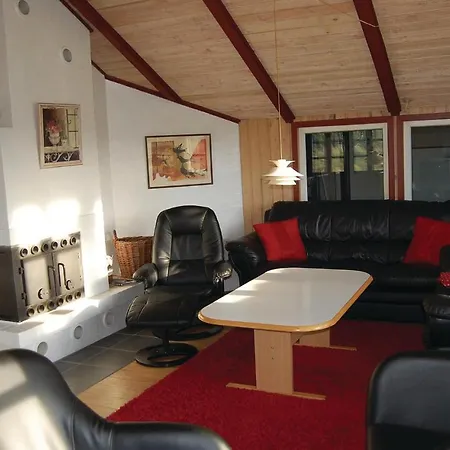 5 Bedroom Beautiful In Holiday home