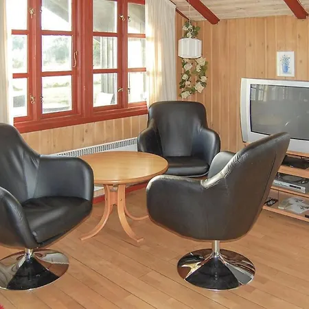 5 Bedroom Beautiful In Holiday home Blavand