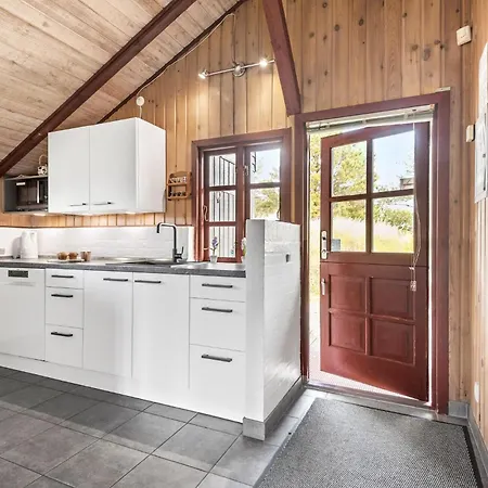 5 Bedroom Beautiful In Ferienhaus